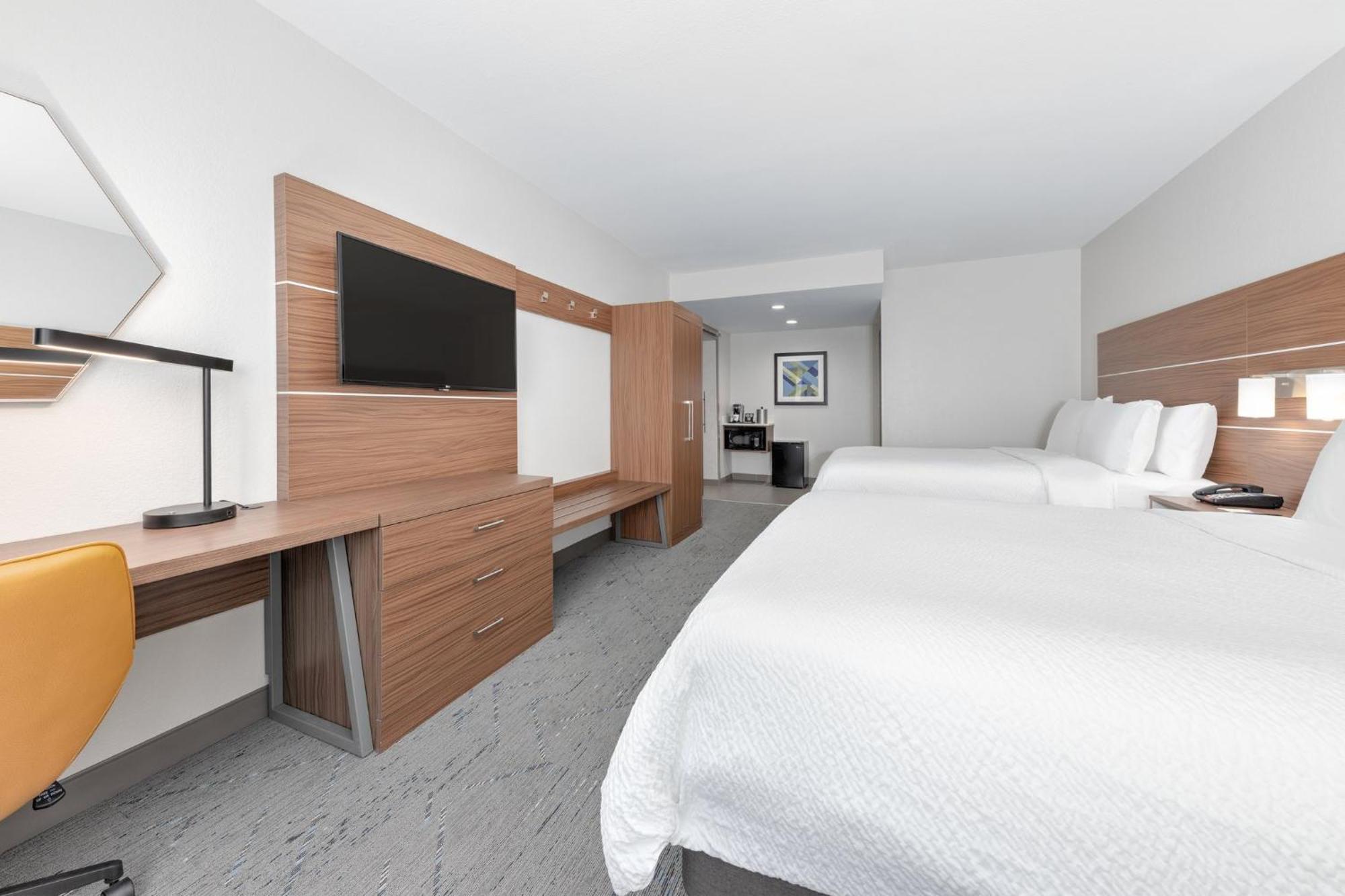 Holiday Inn Express & Suites Moore By Ihg Bagian luar foto