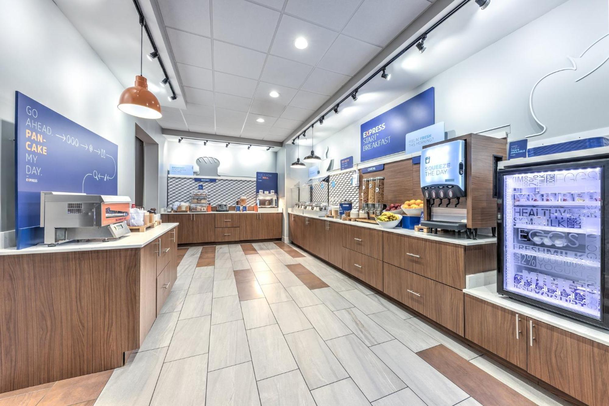 Holiday Inn Express & Suites Moore By Ihg Bagian luar foto