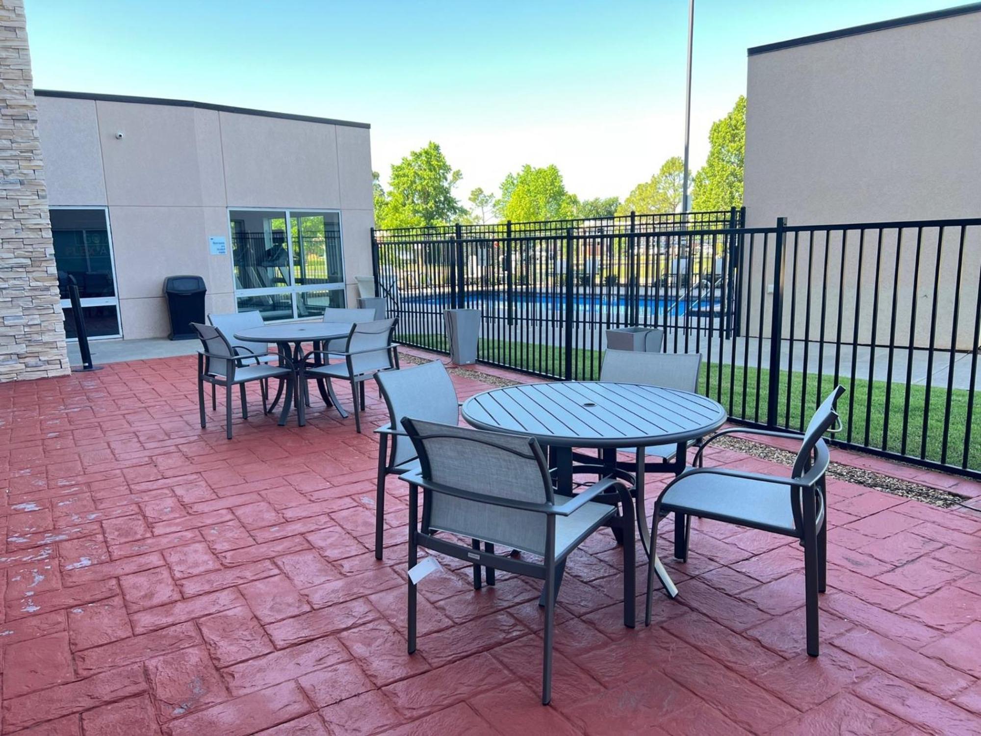 Holiday Inn Express & Suites Moore By Ihg Bagian luar foto