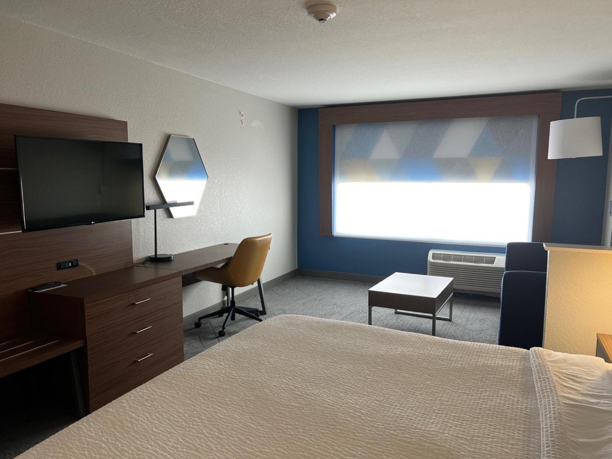 Holiday Inn Express & Suites Moore By Ihg Bagian luar foto