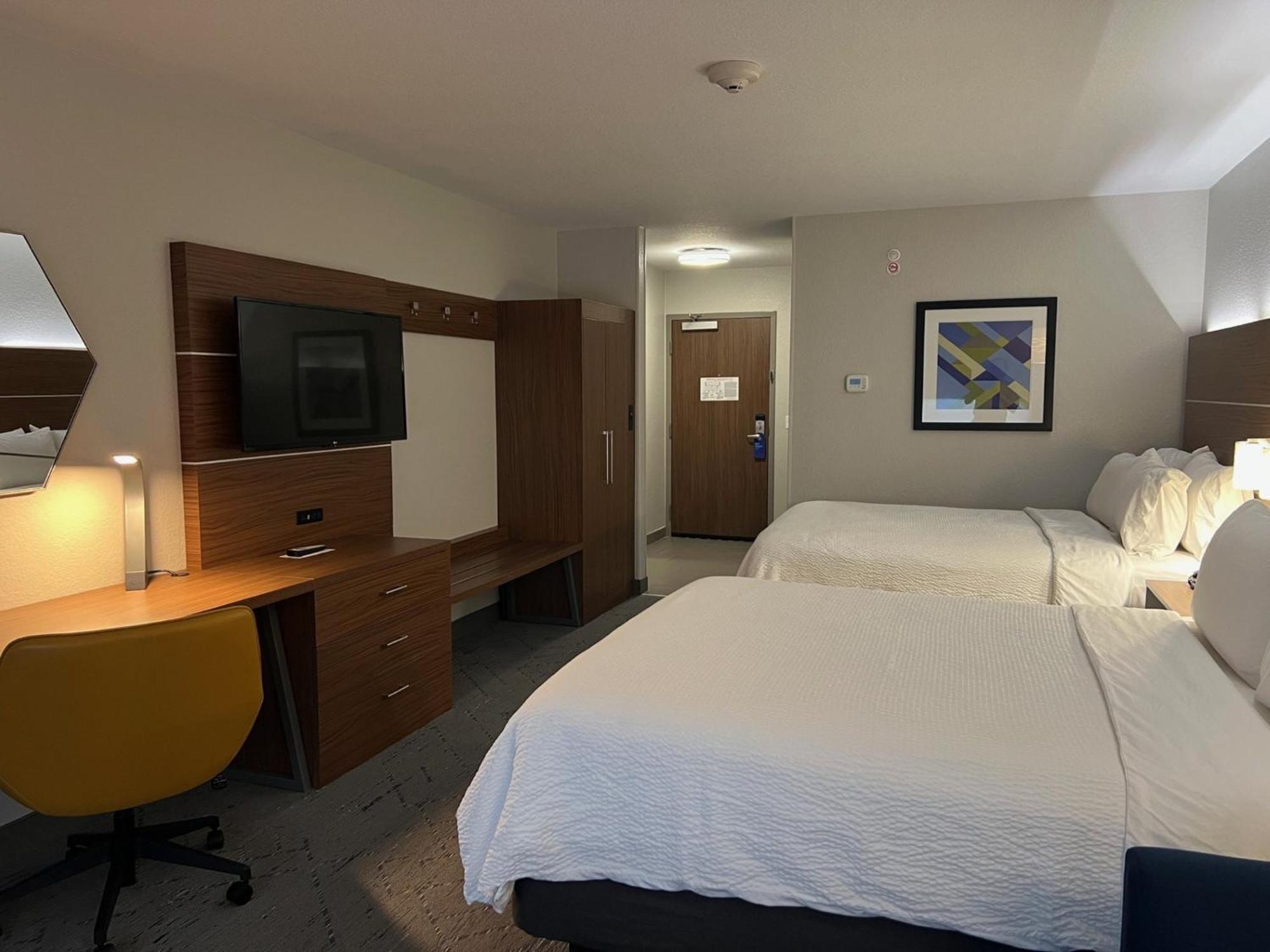 Holiday Inn Express & Suites Moore By Ihg Bagian luar foto