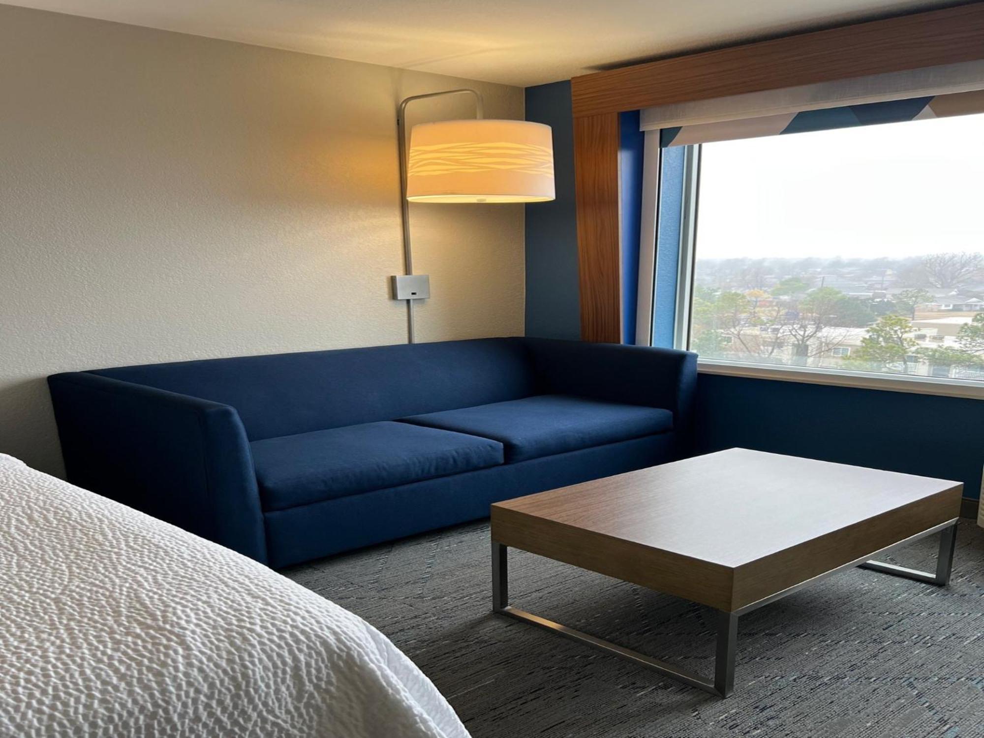 Holiday Inn Express & Suites Moore By Ihg Bagian luar foto