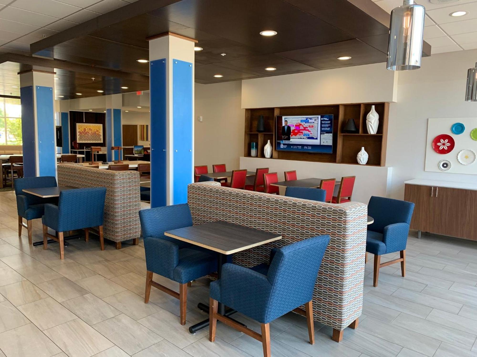Holiday Inn Express & Suites Moore By Ihg Bagian luar foto