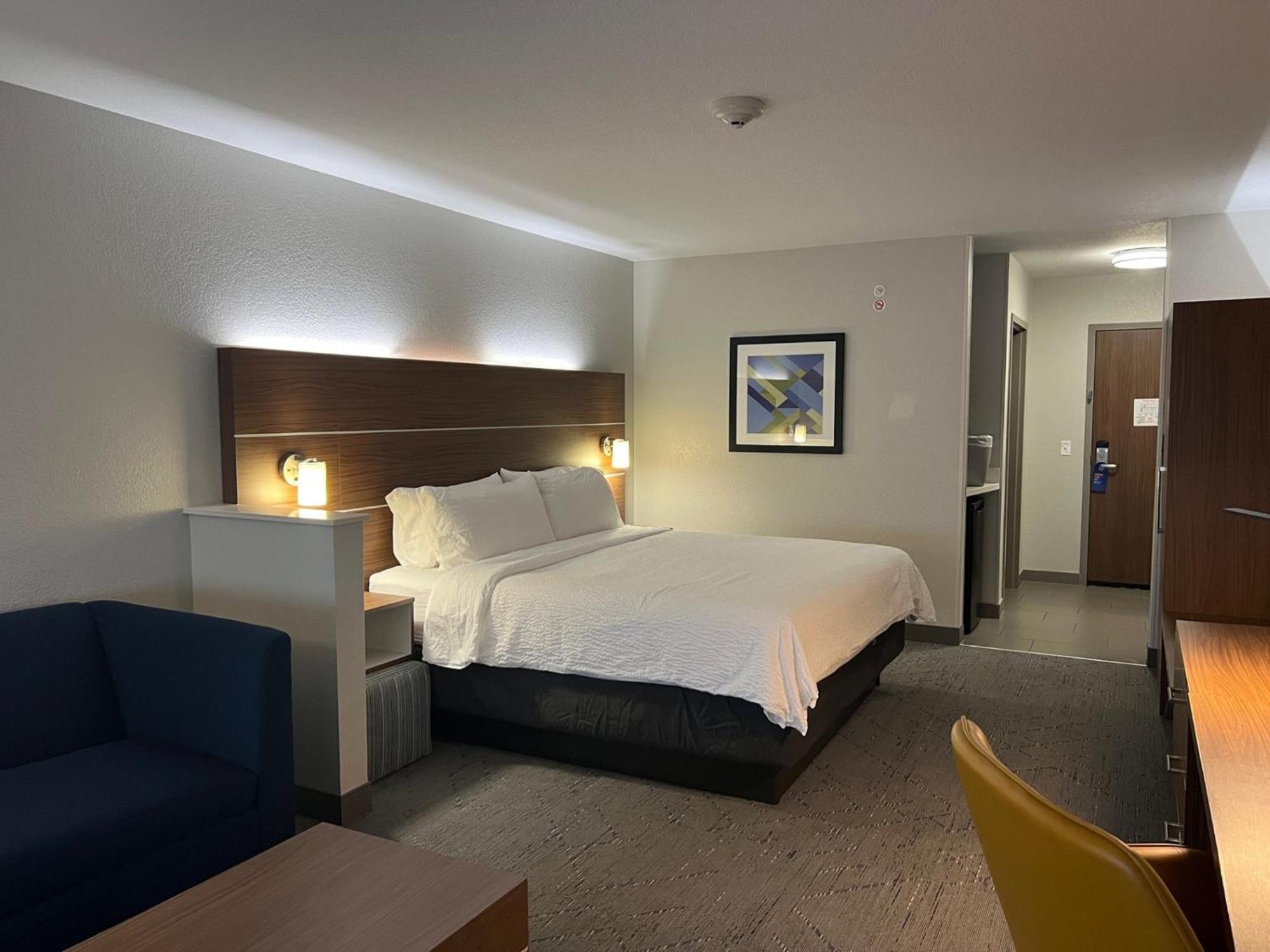 Holiday Inn Express & Suites Moore By Ihg Bagian luar foto